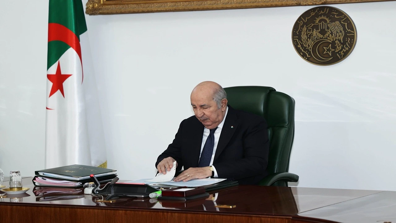 الرئيس عبد المجيد تبون يعلن رسميا رفع قيمة منحه البطالة من 15 الف دينار الى 18 الف دينار وشروط الاستفادة من المنحة